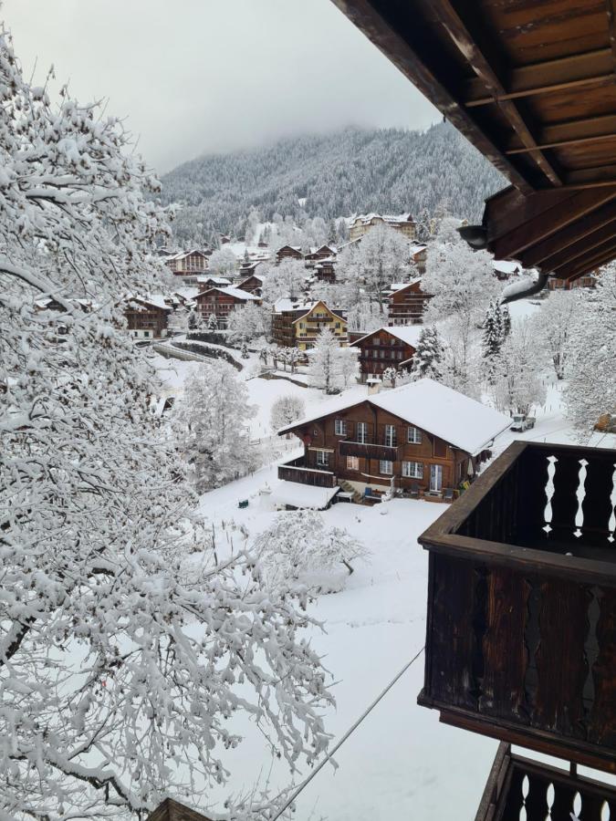 Apartamento Traditional Chalet In Wengen - Top Floor Exterior foto